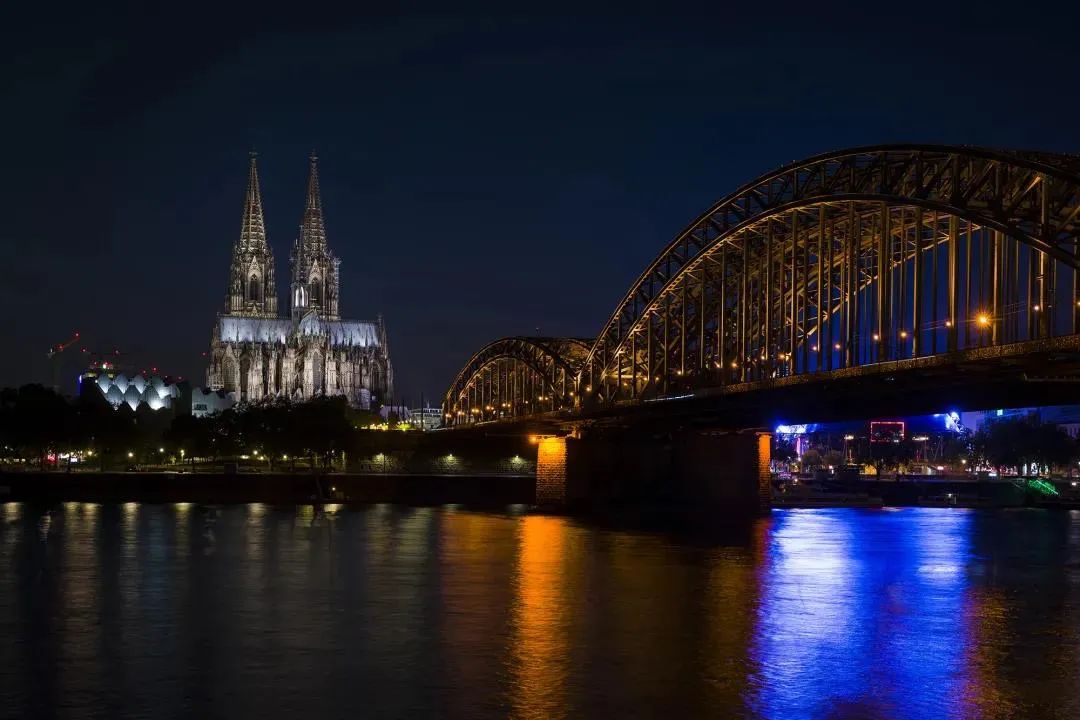 最顶级扫街相机徕卡sl2,徕卡sl2配哪个镜头最合适