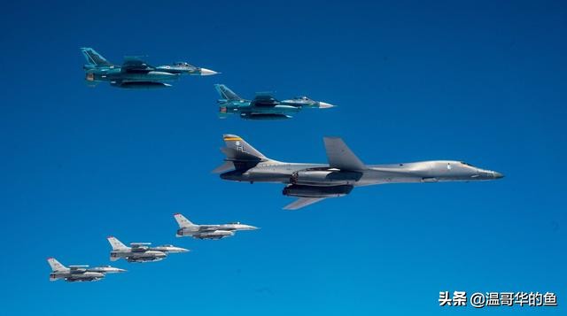 美军现役三大主力战略轰炸机b-1b,b-1b枪骑兵超音速轰炸机发动机