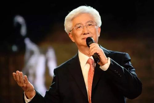 历年央视主持人照片,八十年代央视主持人名单