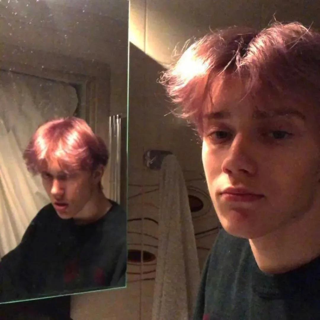 男头像｜可以脆弱，可以是不完美的