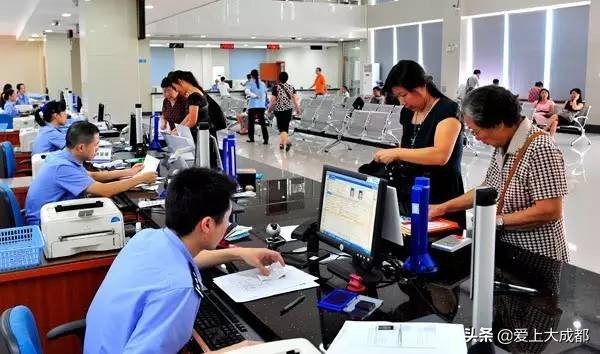 成都居住证都能干啥？外地人应该如何办理成都居住证？太全面啦