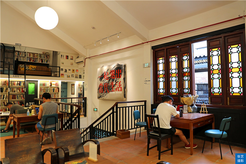 广州荔湾湖公园藏着一个可以睡觉的书店,这家书店再造一个乌托邦