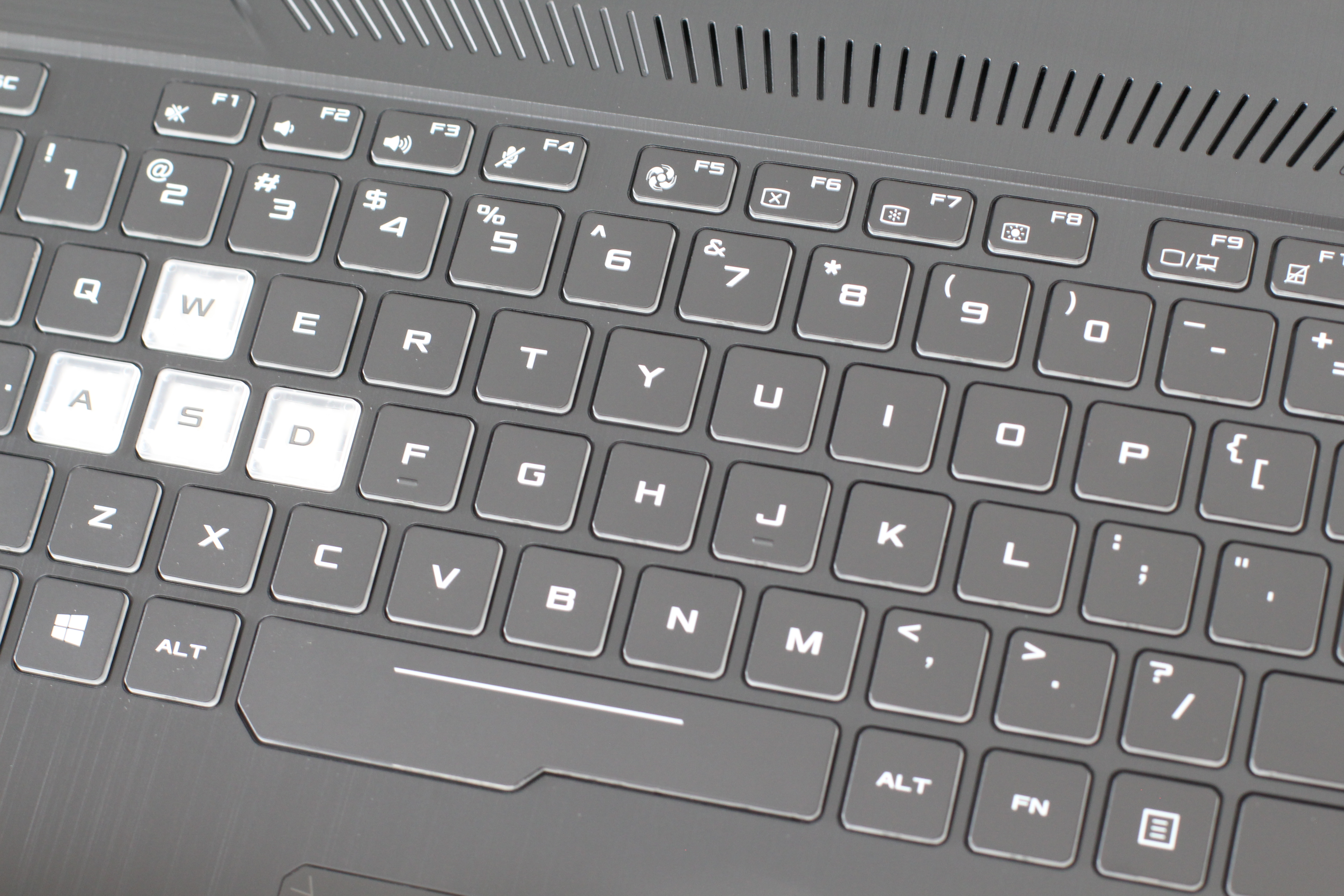 华硕tuf1660ti,华硕飞行堡垒7标压锐龙gtx1650