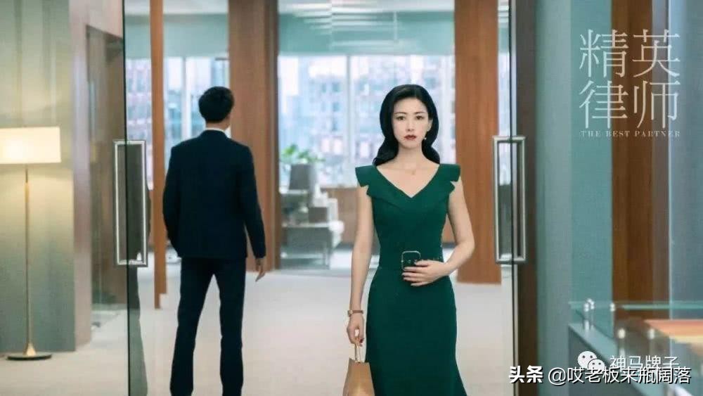 《精英律师》职场包从Valextra、Gucci到MK,大牌轻奢两不误