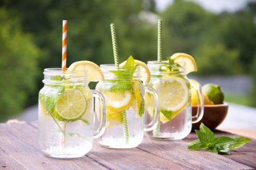 军训脸被晒黑晒伤怎么恢复,军训后晒伤晒黑怎么变白