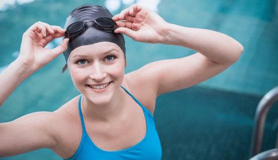 4个夏日护发小妙招，摆脱干枯毛躁发质，让头发时刻保持清爽