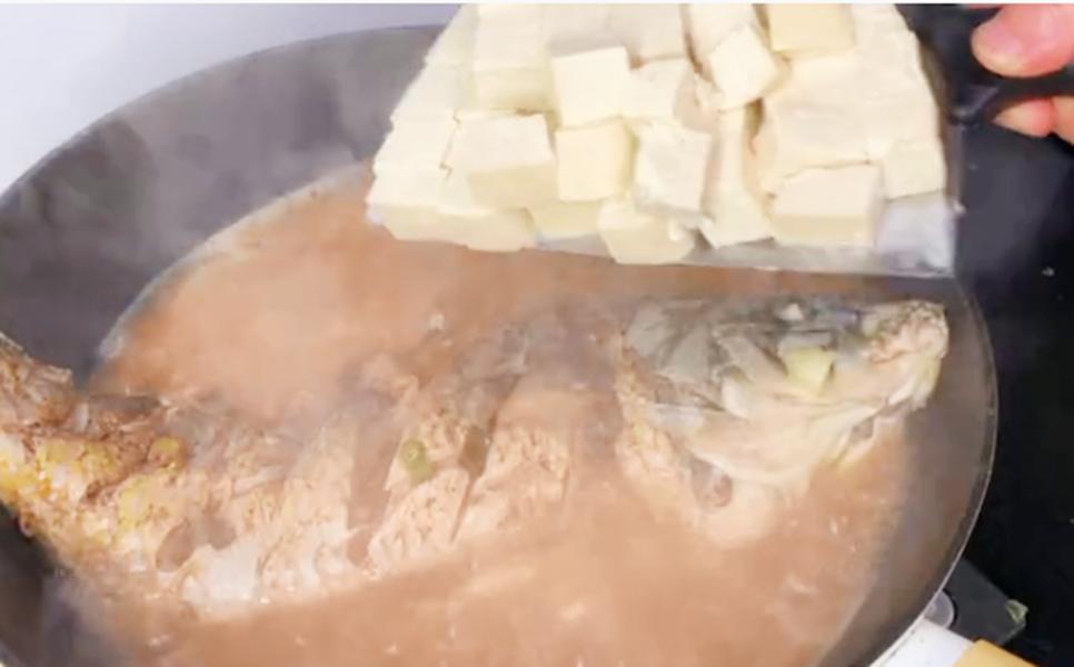 特色鲤鱼怎么做好吃,鲤鱼怎么做能又嫩又香