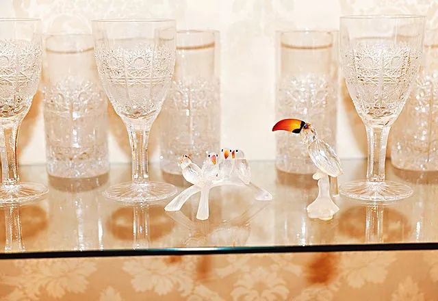 “大哥的女人”洪金梅,风尘女嫁粤剧名伶:4亿财产为何只得1元