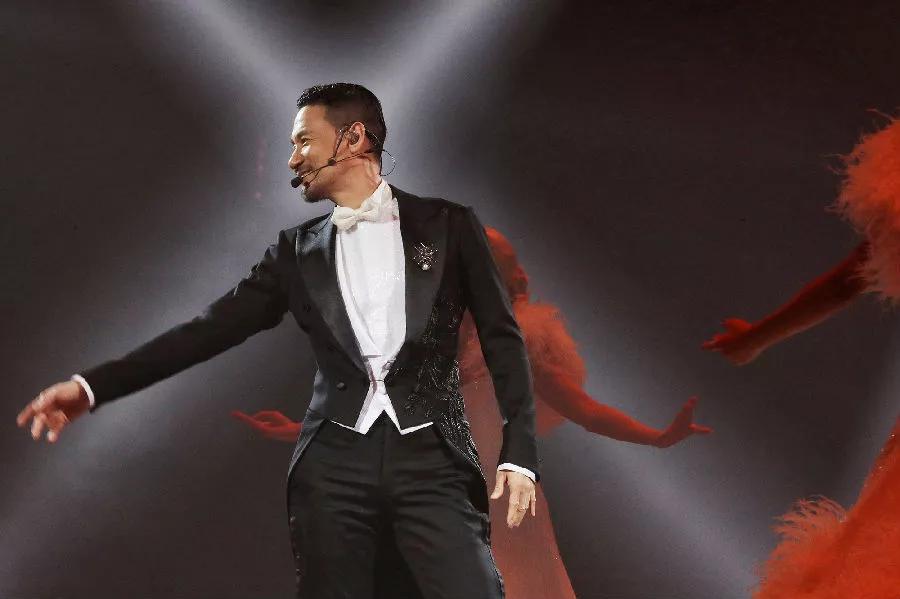 香港男歌手张学友演唱秋意浓歌曲,张学友香港演艺人协会副会长