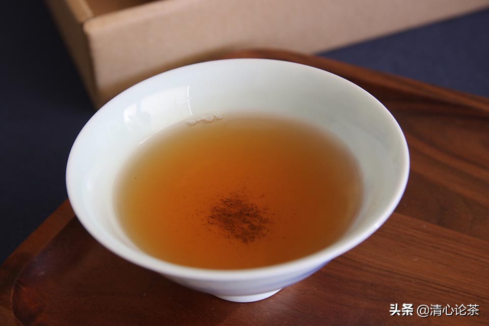 大益75422001批次150克,大益75421901和1902批次对比