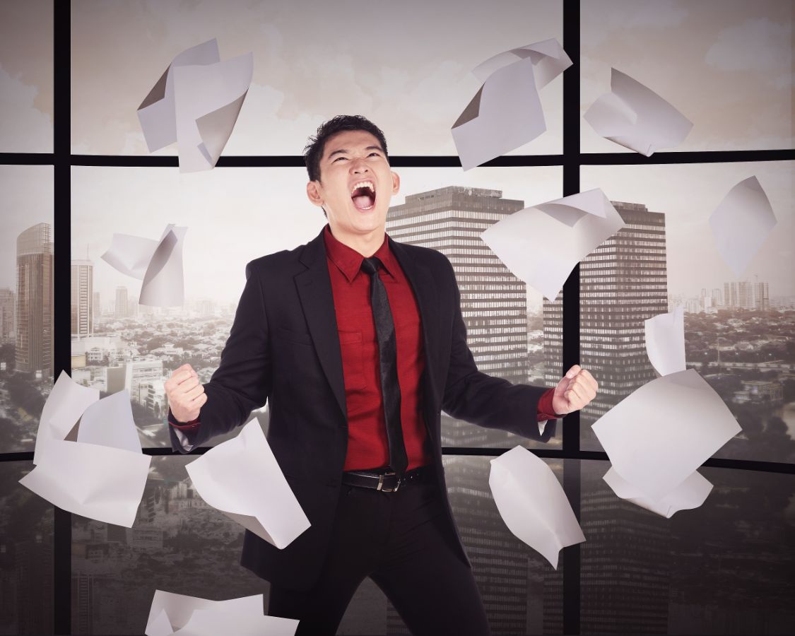 年轻人讲述:原地过年还要996,竟然“挺爽的”