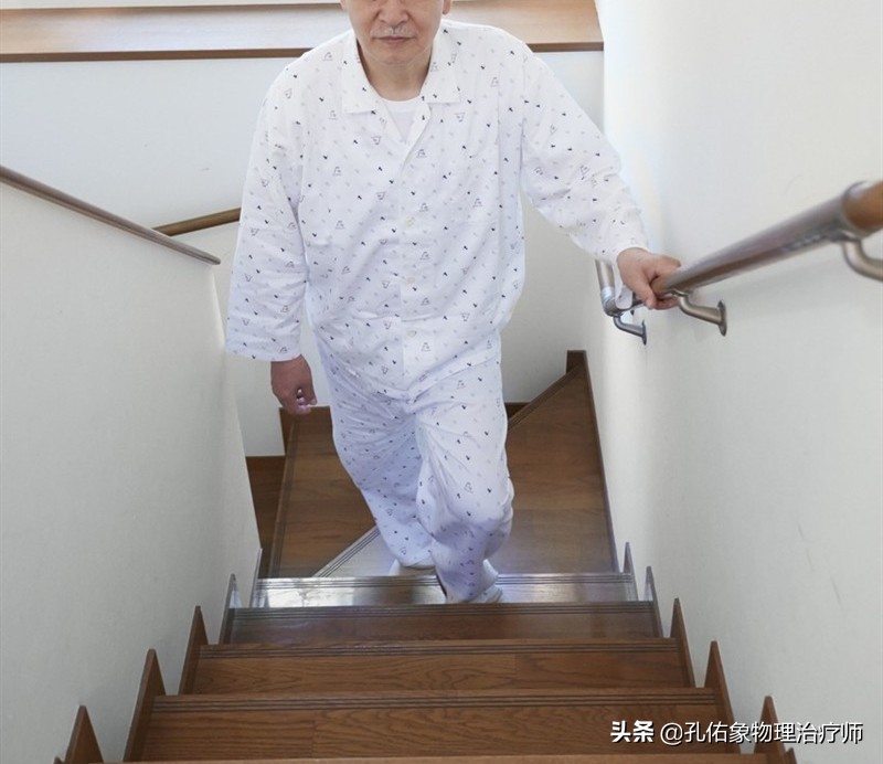 膝盖上下楼梯痛的治疗方法,直腿抬高膝关节弹响疼痛怎么治疗