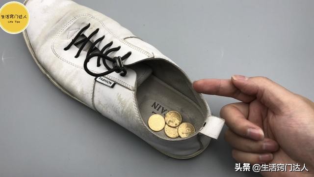 出门为啥要在身上放一枚硬币,出门带硬币的正确方法