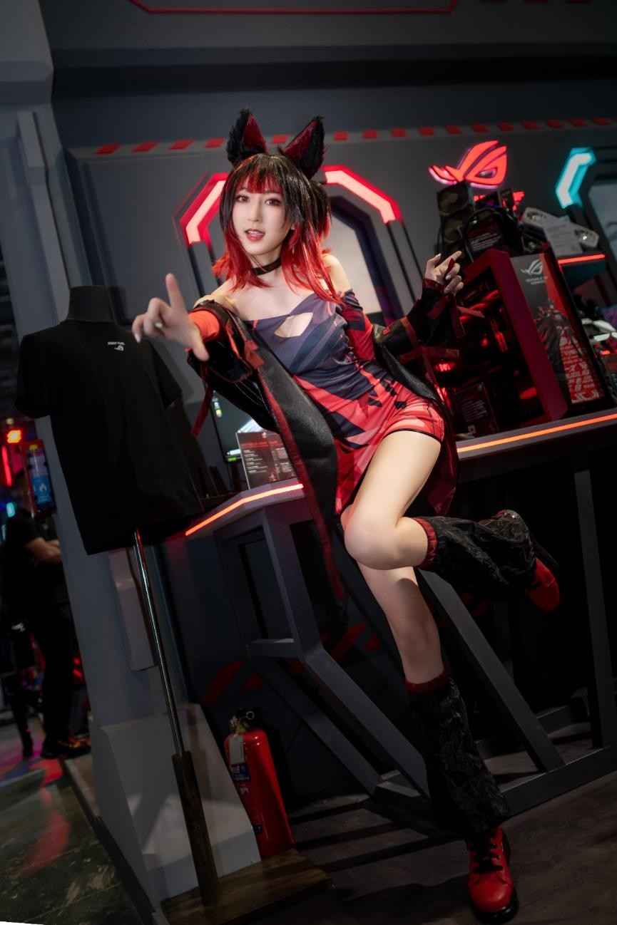 梦幻联动二次元狂欢ROG信仰星球空降BW2021