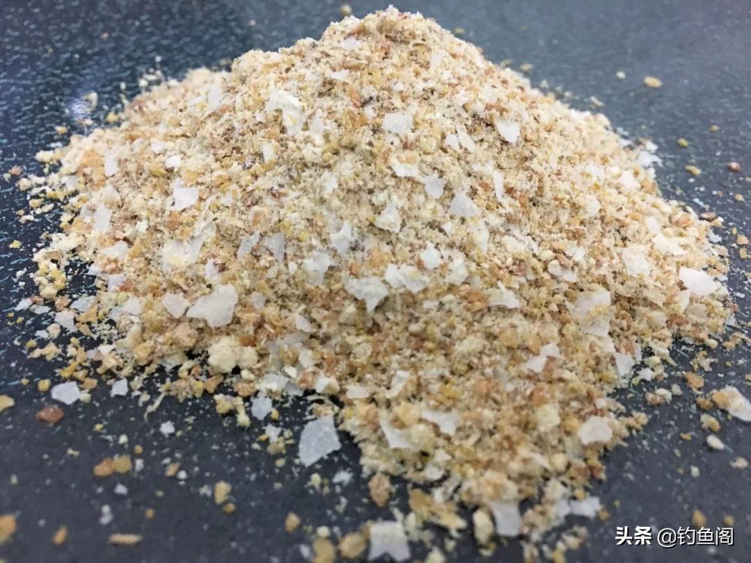 立秋以后钓鲫鱼,加这两种饵效果更好,何愁不上大板鲫