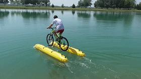 可以轻功水上漂的自行车,让自行车在水上骑行用的东西