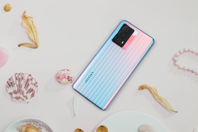 新机首发iqooz5详细体验,iqooz5除了游戏其它性能怎么样