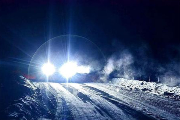 led变光灯实用吗,全新led和全新卤素大灯对比