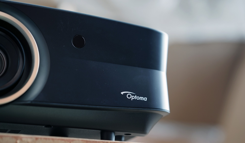 奥图码uhz886是哪年生产的,奥图码uhz886镜头是什么材质