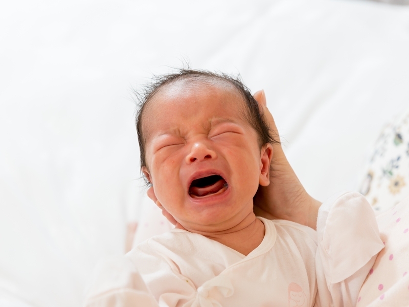 喂奶拍嗝的正确方法,如何正确喂奶和拍嗝