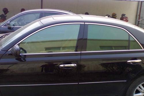 后视镜车膜太黑能割吗,车膜太黑看不清后视镜怎么办