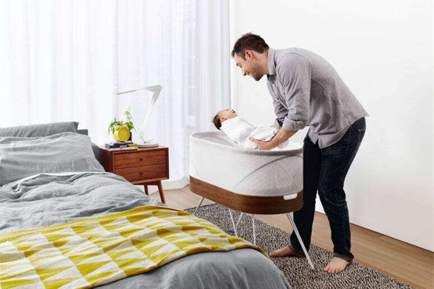 婴儿床安全隐患,婴儿床怎么避免危险