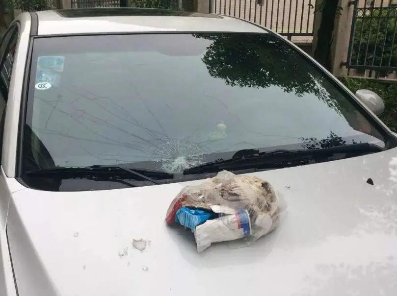 被高空抛物砸伤如何维护合法权利,被高空抛物砸中属于什么侵权