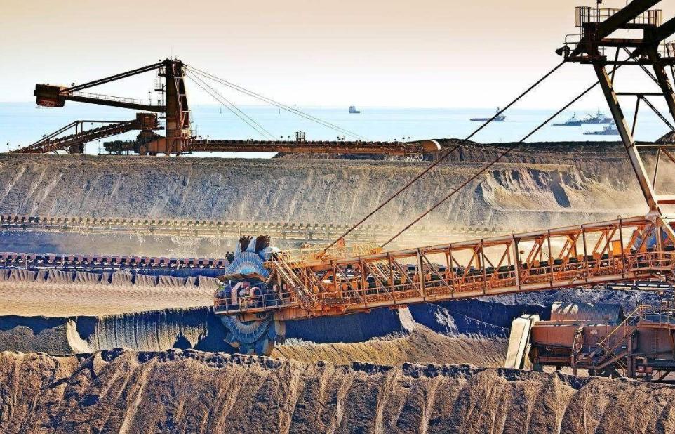 铁矿石大跌利好钢企吗,铁矿石价格下跌利好钢铁企业吗