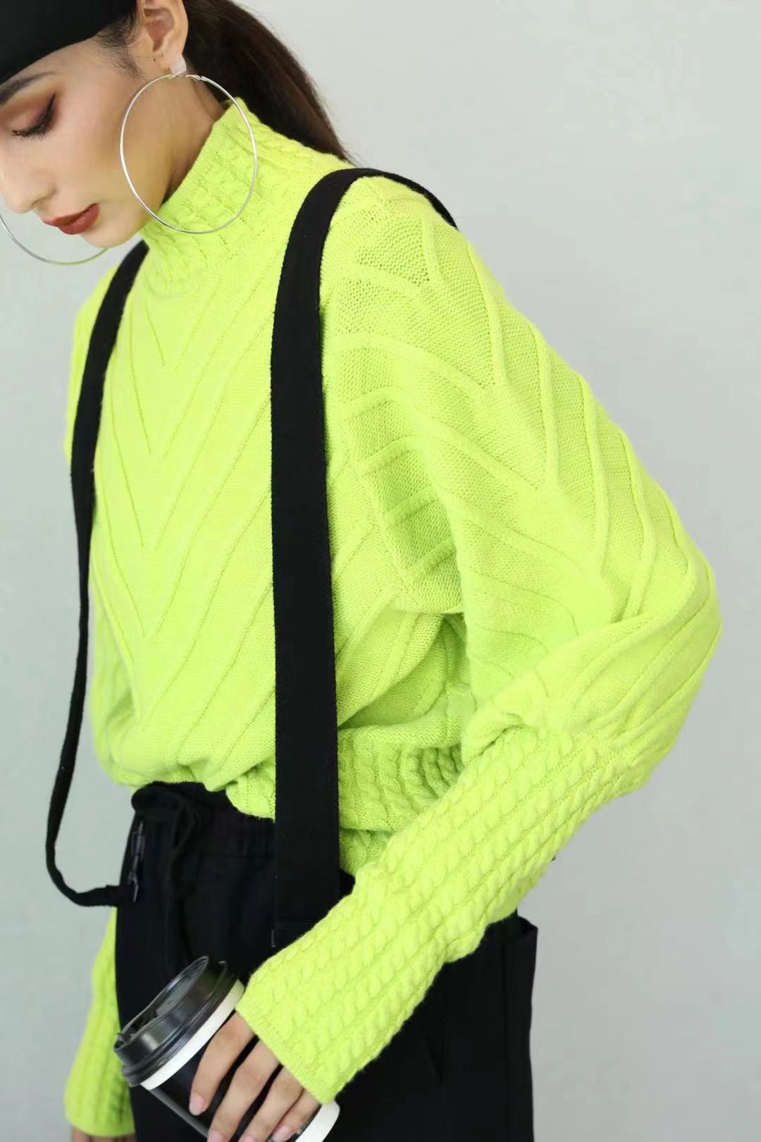 冬季女装店怎么挂衣服吸引人,女装店衣服怎么挂才会显高档