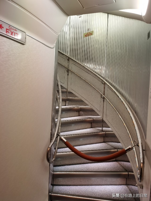 体验阿联酋头等舱,体验土豪飞机