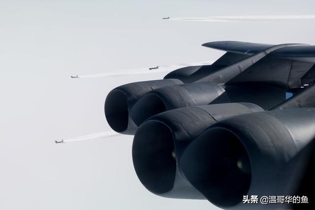 美国b-1b枪骑兵超音速战略轰炸机,b-1b战略轰炸机伊拉克战争