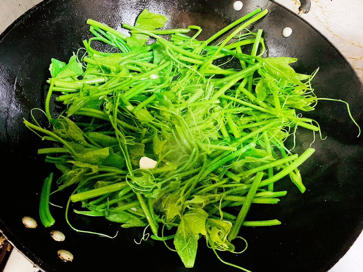 谷雨前,遇见这“瓜苗”多买点,5块钱买一大捆,爽口又下饭