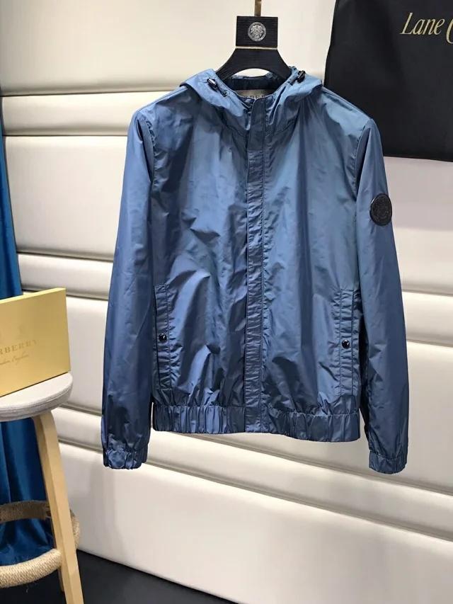 普拉达通勤服,普拉达蓝色条纹衣服多少钱