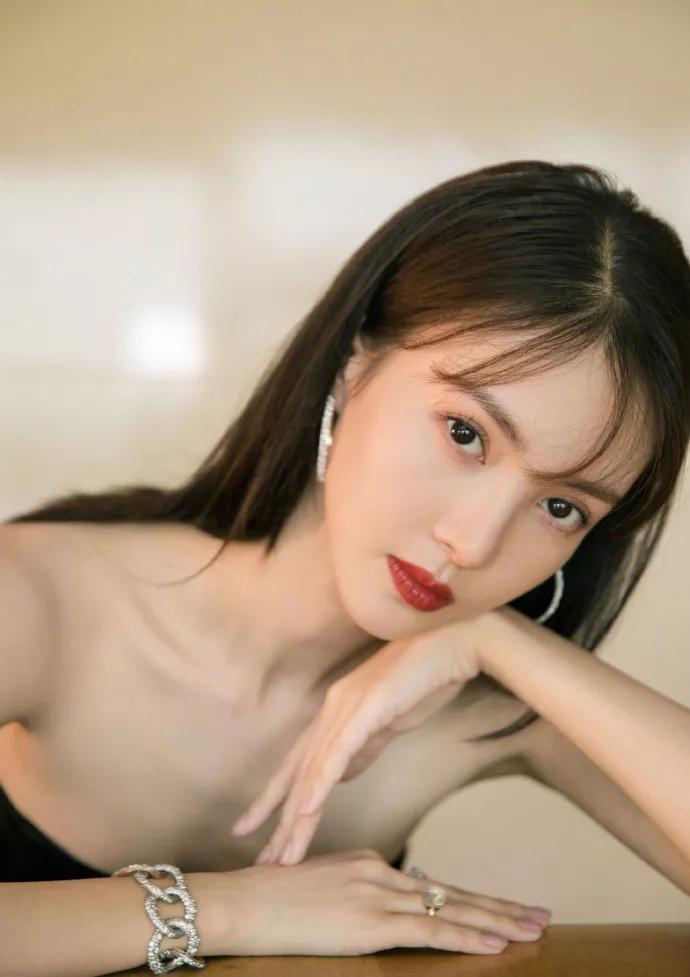 吓！前没胸后无臀叫好看？6位“胖”美人告诉你什么才是风华绝代