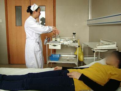 导尿后发生血尿原因,导尿病人老漏尿怎么回事