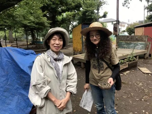 动刀抡锤，玩火涉水，这样的公园为何还能吸引那么多父母？