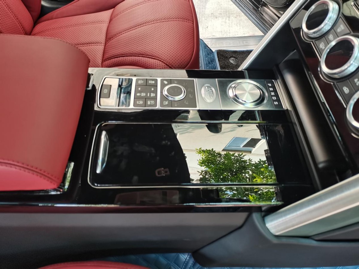 路虎揽胜换装纳多灰,路虎揽胜升级干椒红