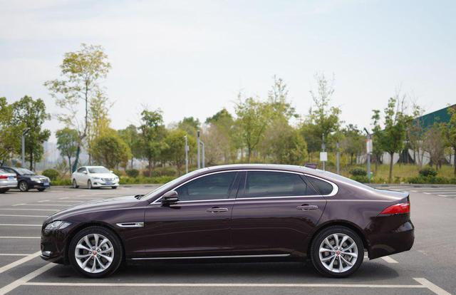 存款41万,换车坚持喜提捷豹XFL,车主坦率地谈了驾驶感受