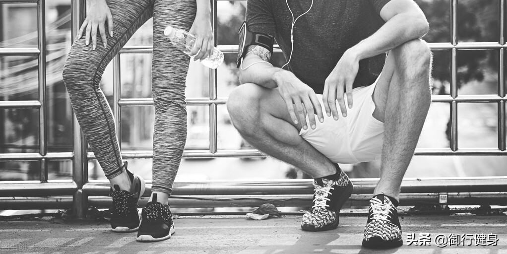 根据自己脚型来如何选择跑步鞋,新手该怎么选择跑步鞋