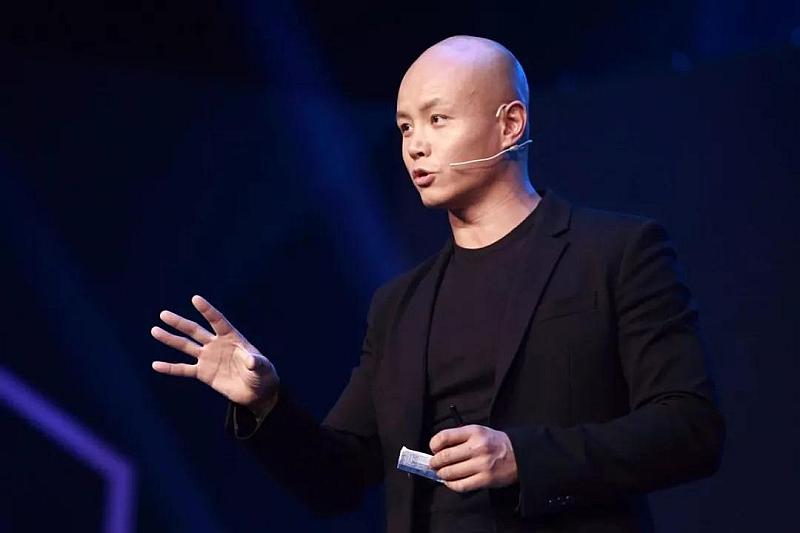 46岁的乐嘉，混成这样该怪谁呢？成于富豪妻子败于自己