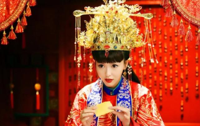 大佬力捧多年没火，“人间富贵花”如今居然凭借几套衣服出圈了？