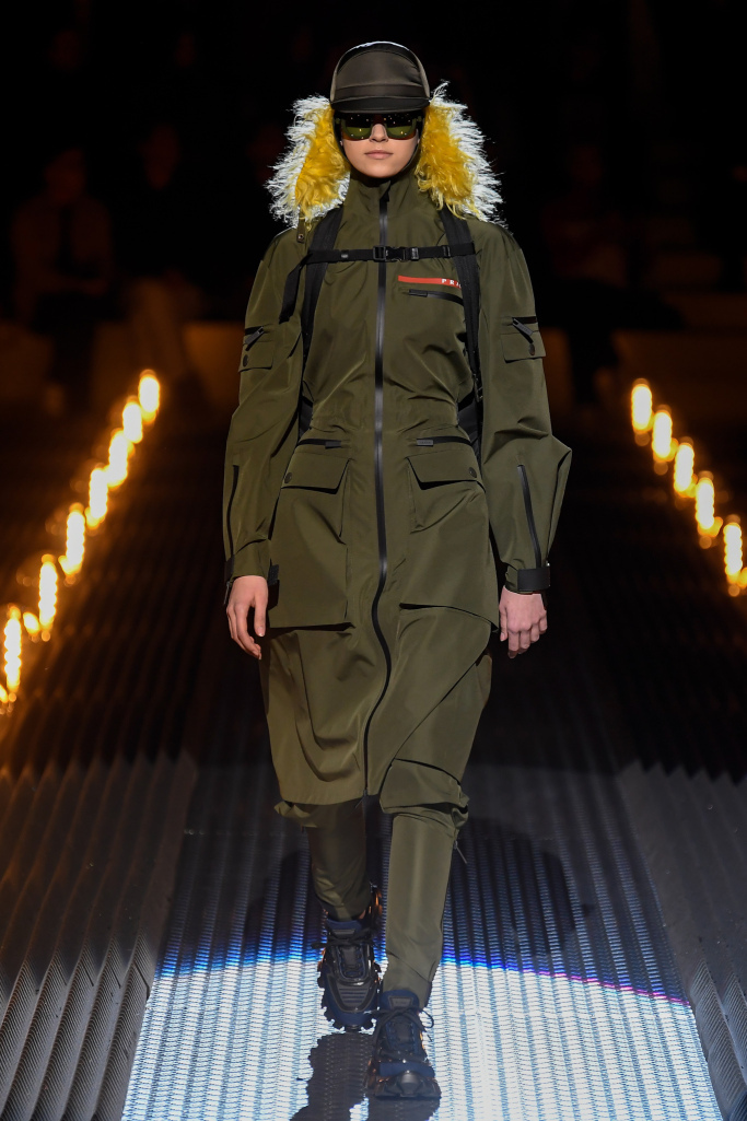 巴黎时装周2023春夏prada,2019prada秋冬米兰时装秀