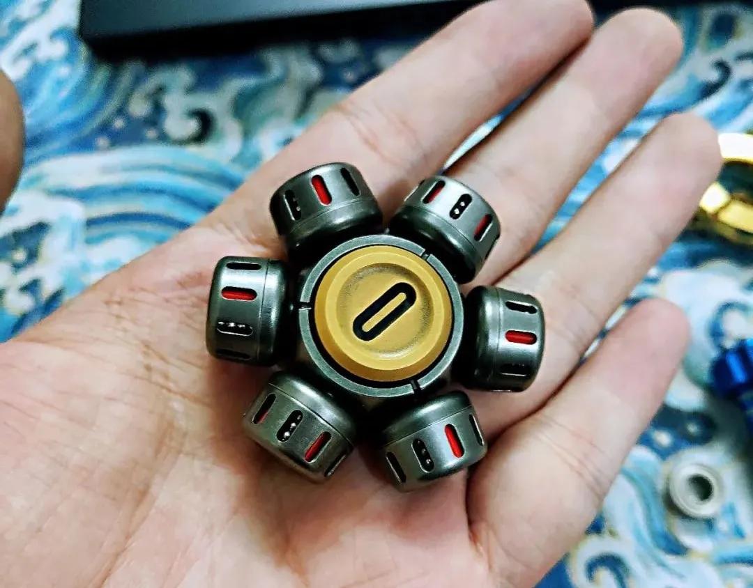 蒸汽朋克熔炉指尖陀螺,好玩又炫酷的指尖陀螺推荐