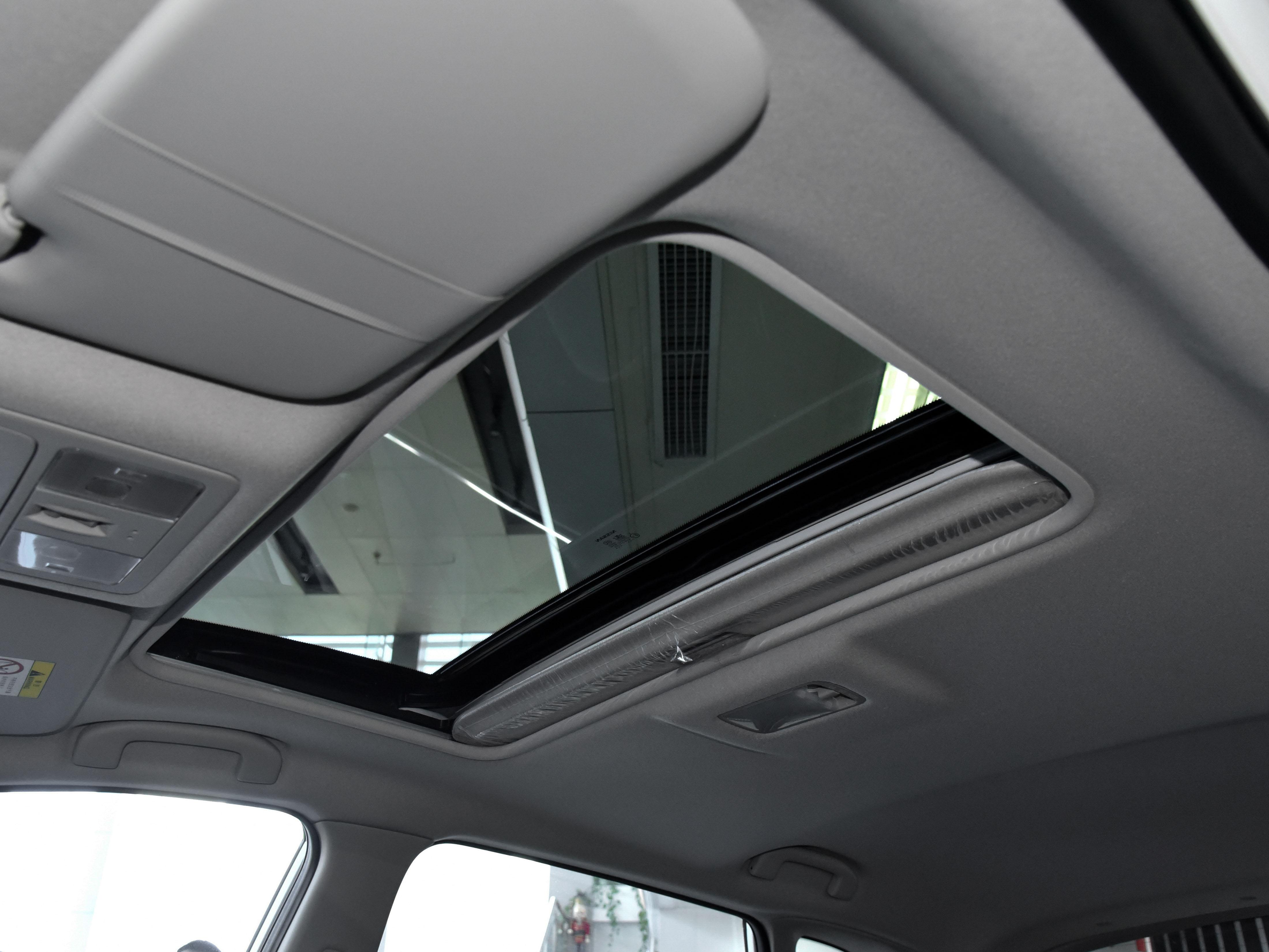 日产骐达大众高尔夫家用如何选择,骐达高尔夫空间对比