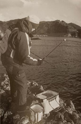 「日本矶钓」常用的钓具收纳和工具，日本专业矶钓书籍