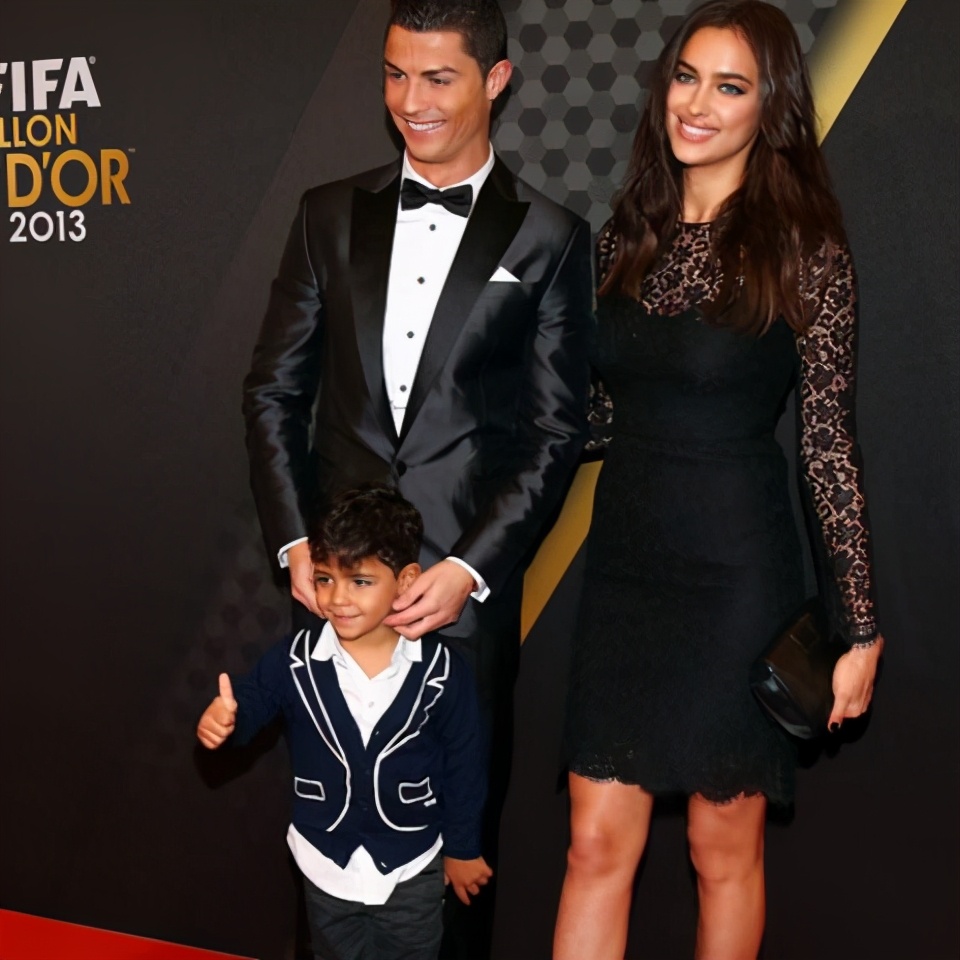 拿下亿万身价花花公子，从柜姐变第一富婆，她人生堪比偶像剧