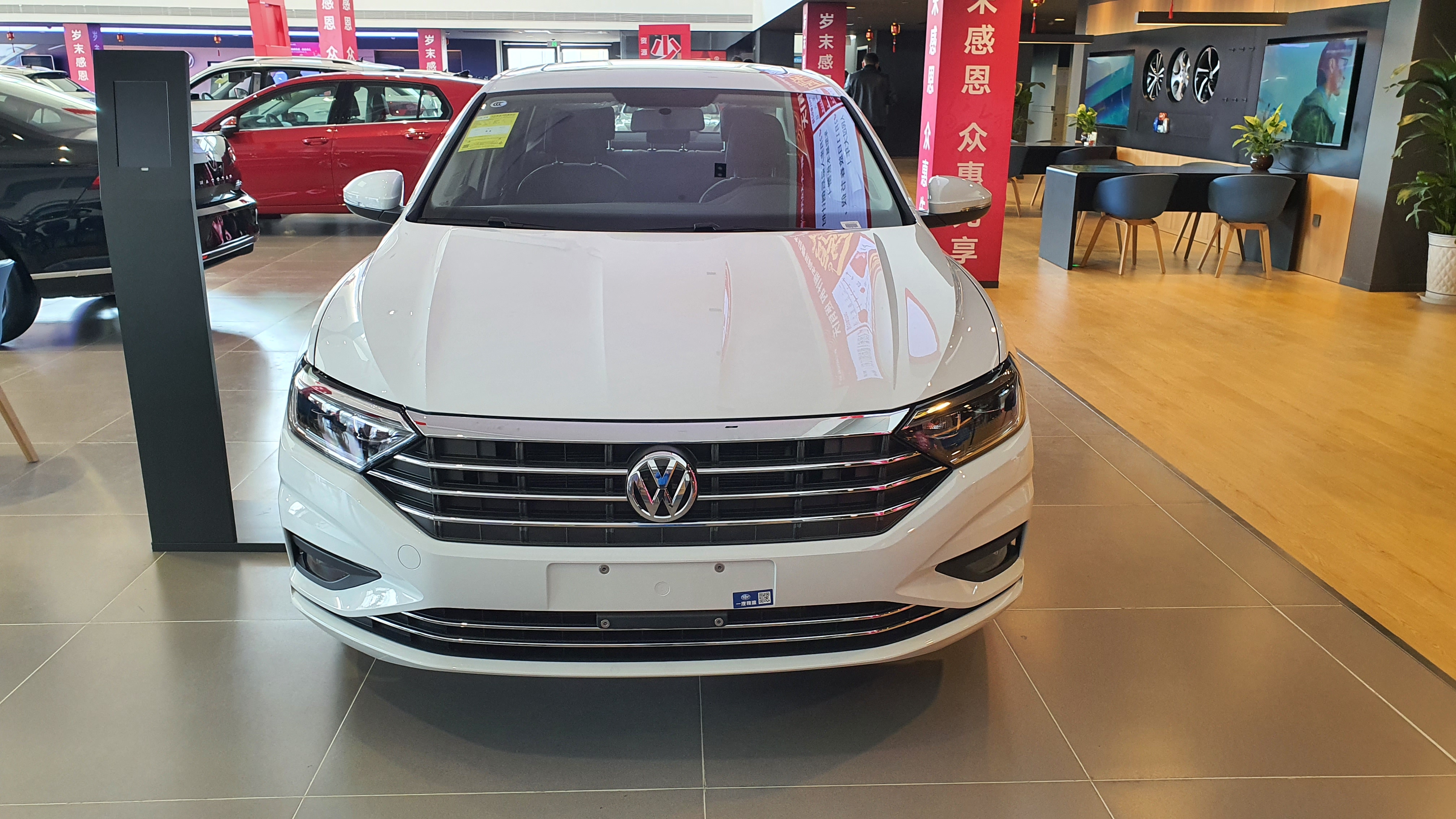 顶配速腾和低配迈腾怎么选,预算17万买二手车推荐