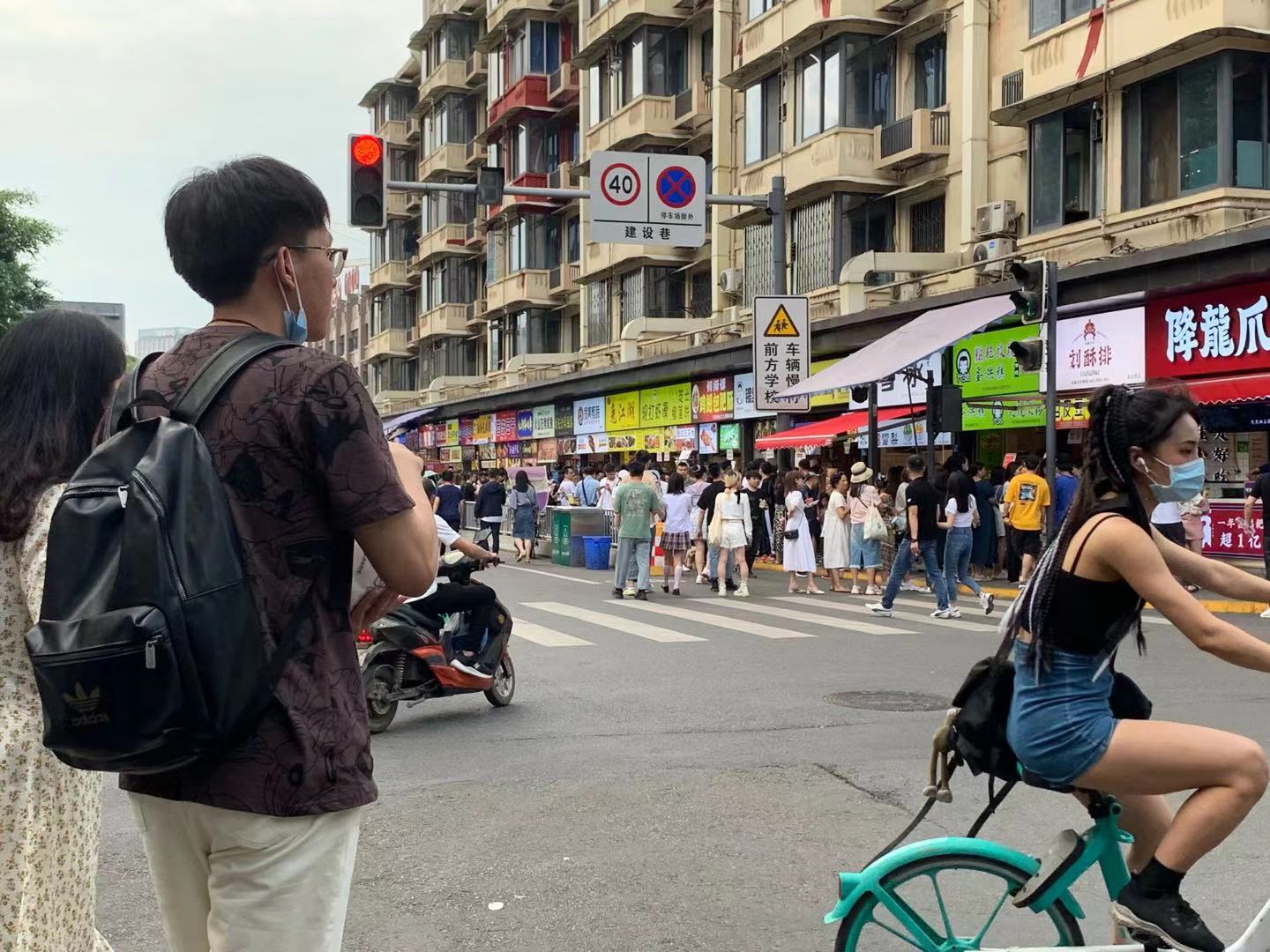 网红打卡地回响小吃街,网红打卡小吃街推荐附近