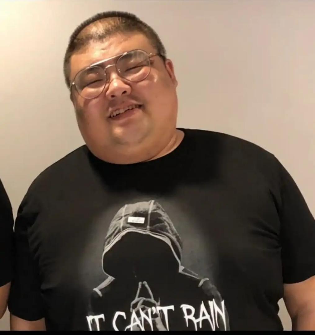 要红还是要命?吃播插入40厘米长管催吐,多人因暴饮暴食猝死