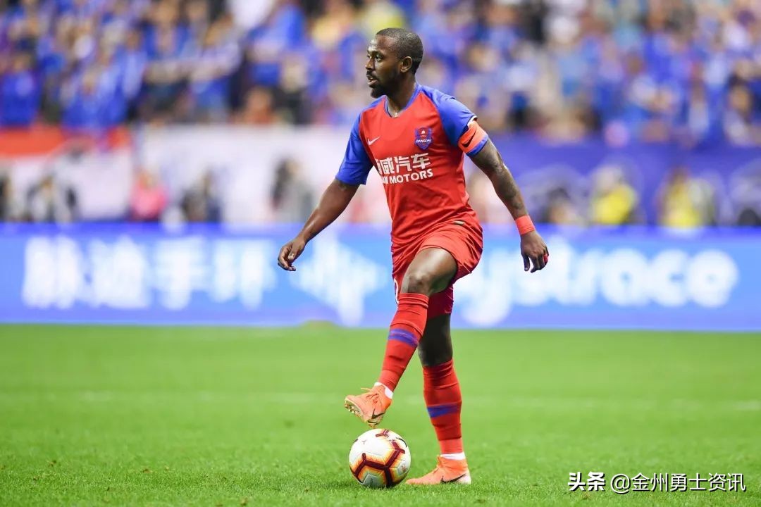 双刃剑！恒大甘当归化急先锋，外援扎堆，寻求出租却难上加难